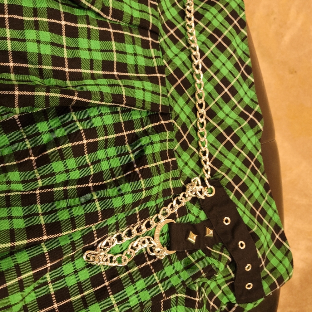 Tipp green plaid skirt with chain